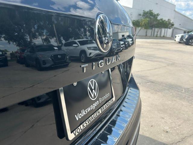 Photo of 2024 Deep Black Volkswagen Tiguan