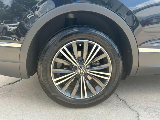 Photo of 2024 Deep Black Volkswagen Tiguan
