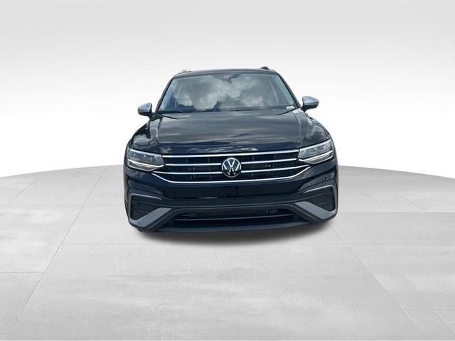Photo of 2024 Deep Black Volkswagen Tiguan