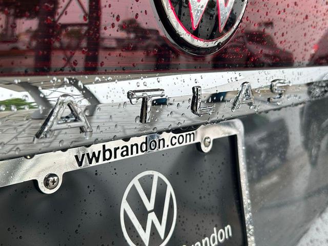 Photo of 2025 Pure Gray Volkswagen Atlas Cross Sport