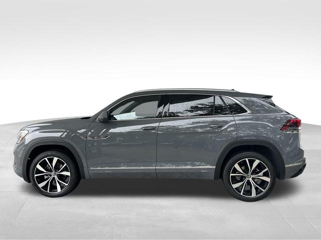 Photo of 2025 Pure Gray Volkswagen Atlas Cross Sport