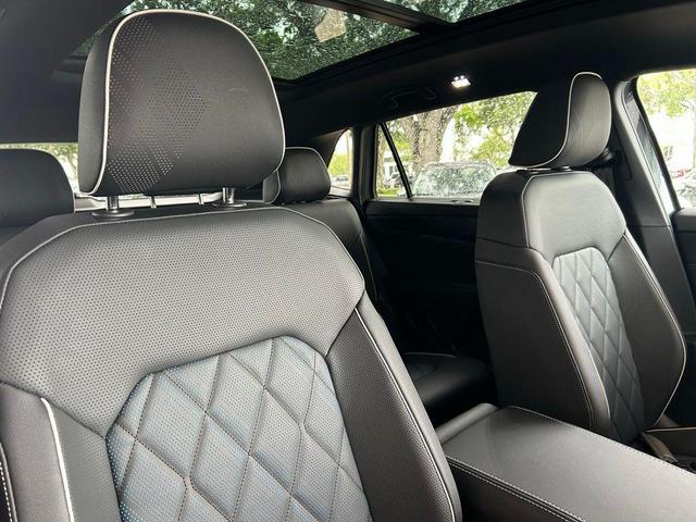 Photo of 2025 Pure Gray Volkswagen Atlas Cross Sport