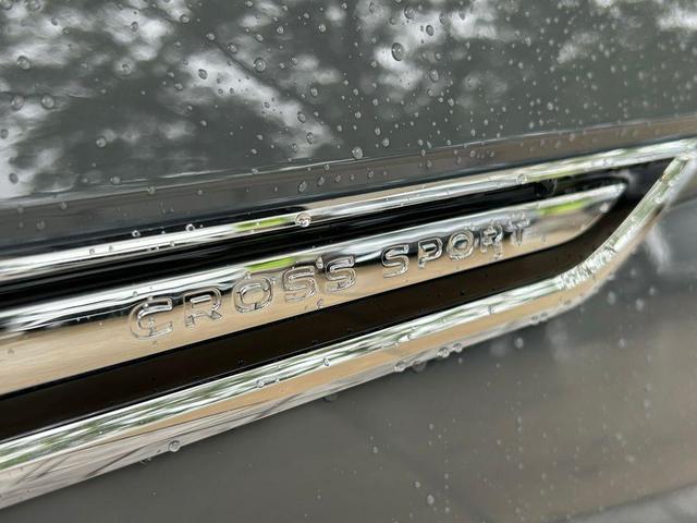 Photo of 2025 Pure Gray Volkswagen Atlas Cross Sport