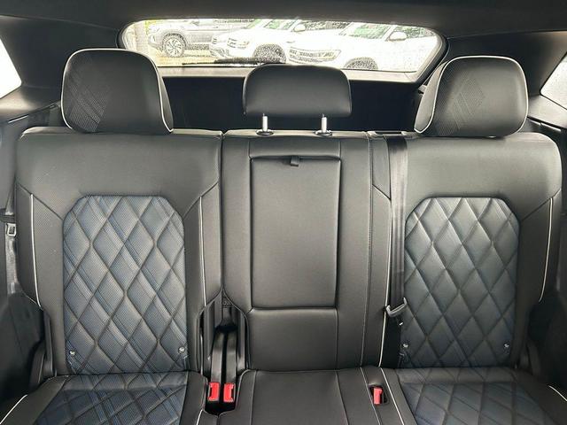 Photo of 2025 Pure Gray Volkswagen Atlas Cross Sport