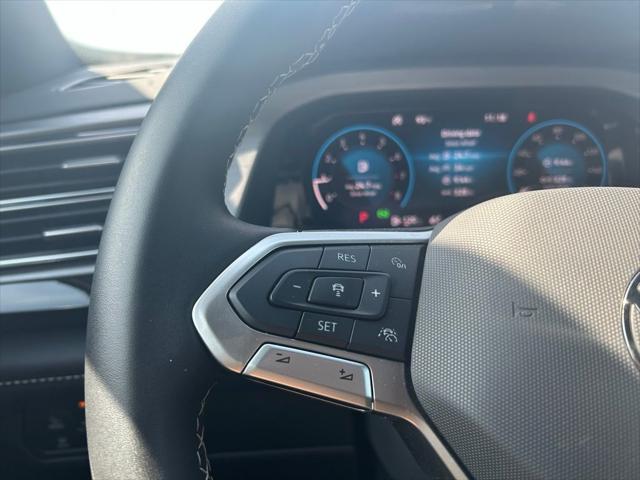 Photo of 2025 Pure White Volkswagen Atlas Cross Sport