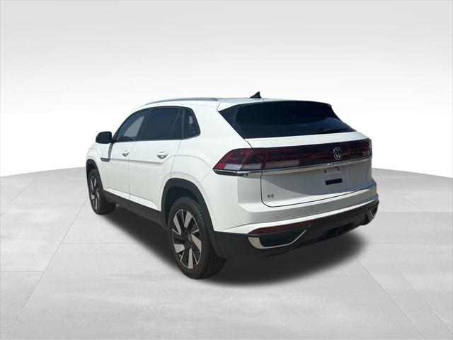 Photo of 2025 Pure White Volkswagen Atlas Cross Sport