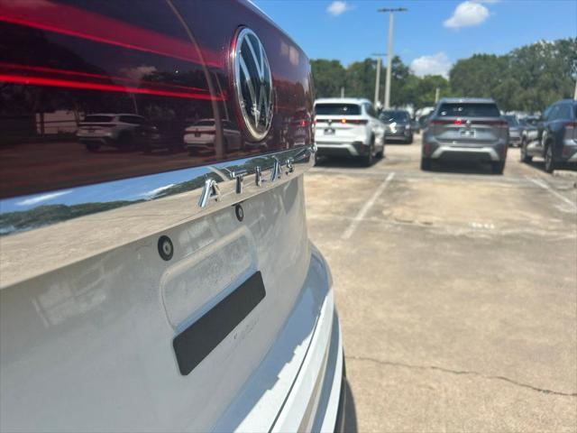 Photo of 2025 Pure White Volkswagen Atlas Cross Sport