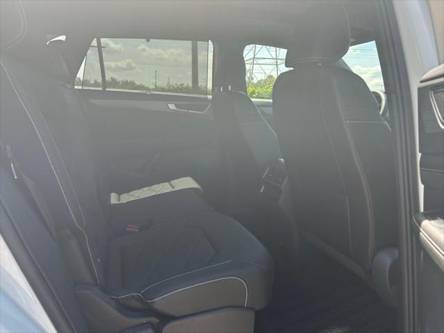 Photo of 2025 Pure White Volkswagen Atlas Cross Sport