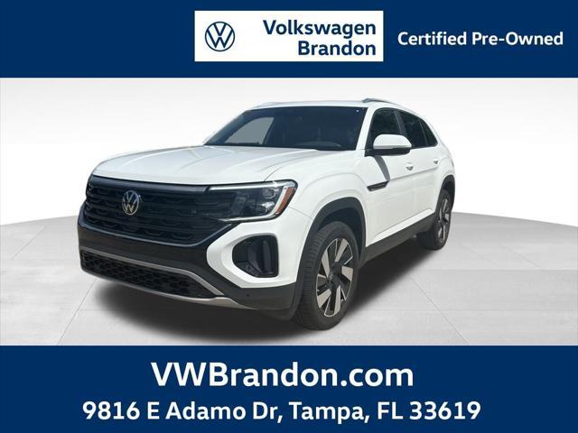 Photo of 2025 Pure White Volkswagen Atlas Cross Sport