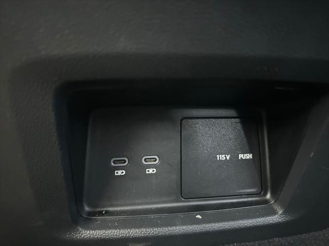 Photo of 2025 Pure White Volkswagen Atlas Cross Sport