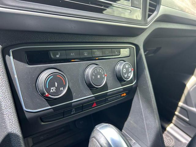 Photo of 2022 Pure Gray Volkswagen Atlas Cross Sport