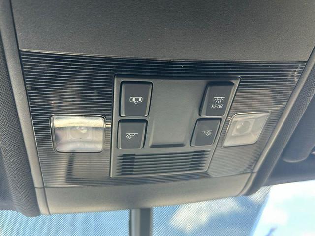Photo of 2022 Pure Gray Volkswagen Atlas Cross Sport