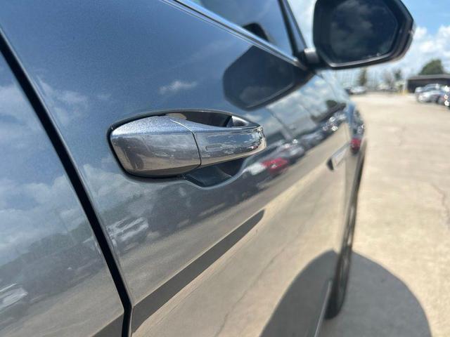 Photo of 2022 Pure Gray Volkswagen Atlas Cross Sport