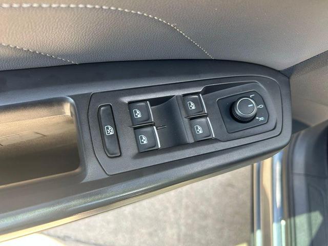 Photo of 2022 Pure Gray Volkswagen Atlas Cross Sport