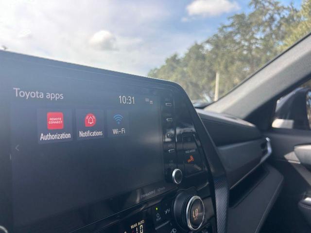 Photo of 2022 Midnight Black Metallic Toyota Highlander