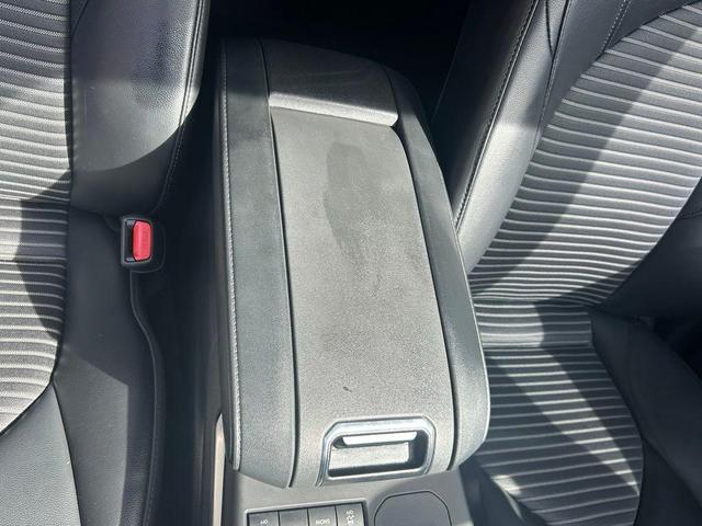 Photo of 2022 Midnight Black Metallic Toyota Highlander