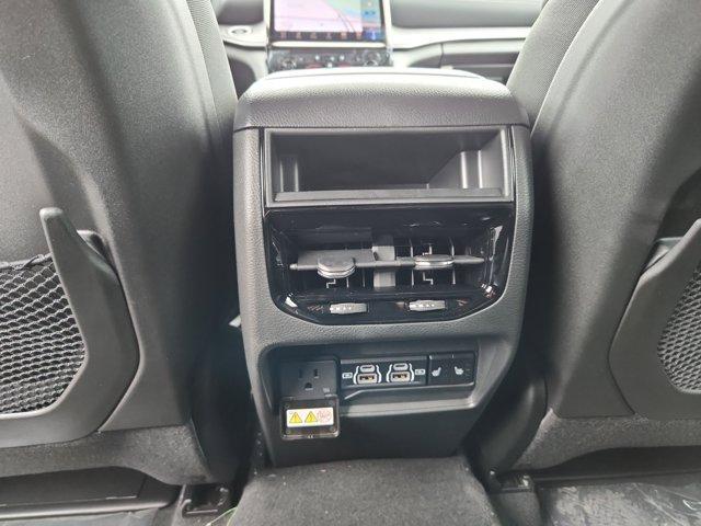 Photo of 2025 Diamond Black Jeep Grand Cherokee