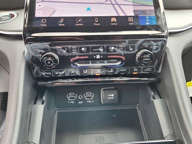 Photo of 2025 Diamond Black Jeep Grand Cherokee