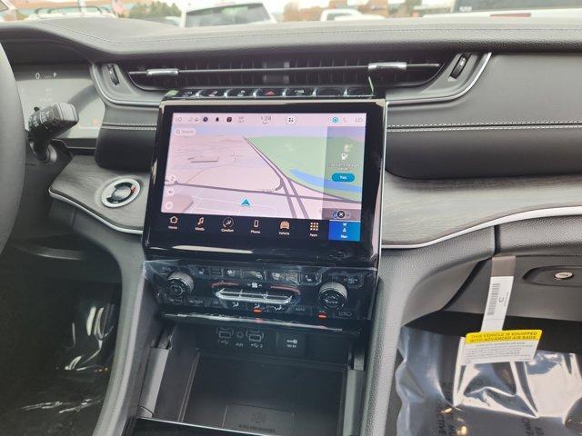 Photo of 2025 Diamond Black Jeep Grand Cherokee