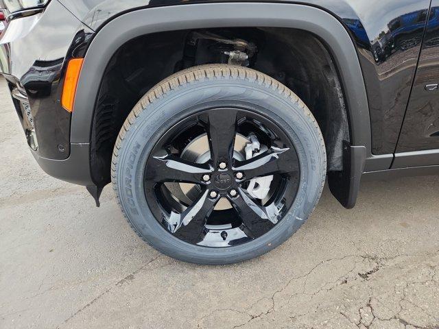 Photo of 2025 Diamond Black Jeep Grand Cherokee