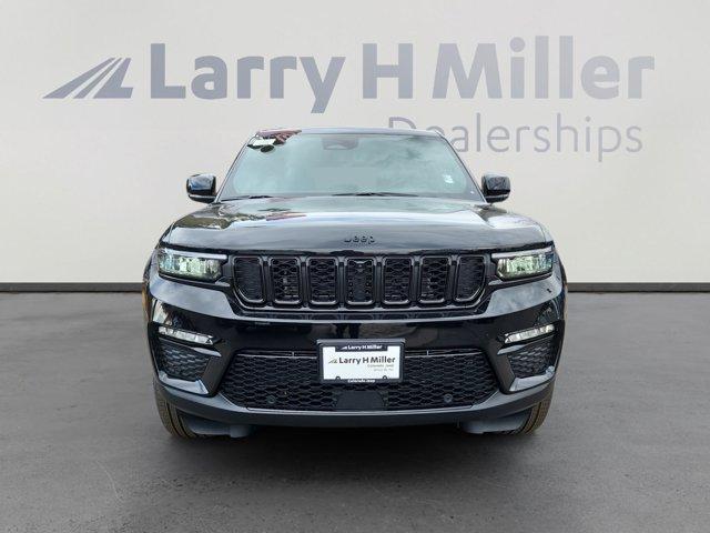 Photo of 2025 Diamond Black Jeep Grand Cherokee