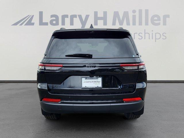 Photo of 2025 Diamond Black Jeep Grand Cherokee