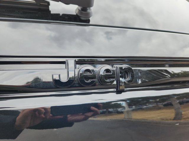 Photo of 2025 Diamond Black Jeep Grand Cherokee