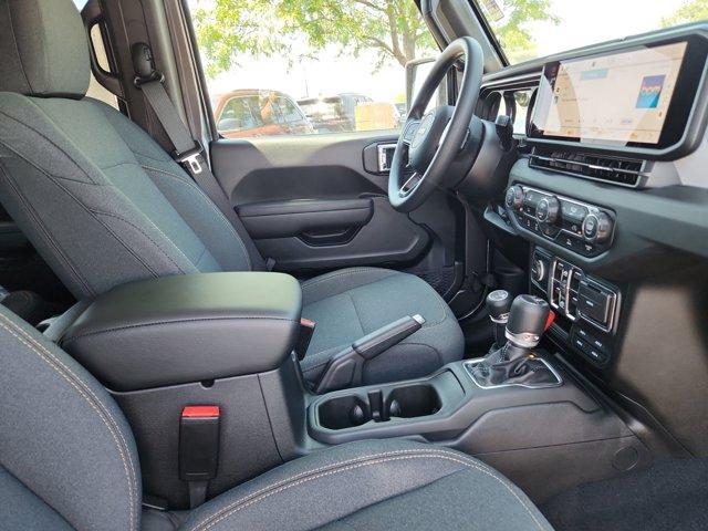 Photo of 2025 Granite Crystal Clearcoat Metallic Jeep Gladiator