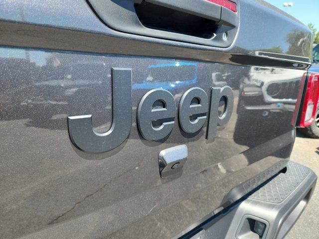Photo of 2025 Granite Crystal Clearcoat Metallic Jeep Gladiator
