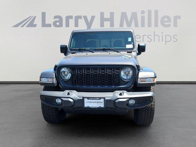 Photo of 2025 Granite Crystal Clearcoat Metallic Jeep Gladiator