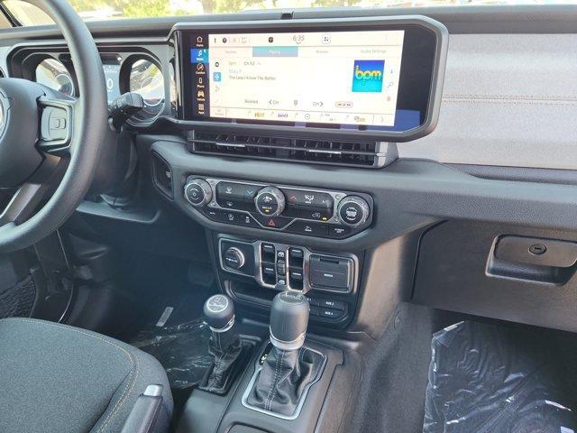 Photo of 2025 Granite Crystal Clearcoat Metallic Jeep Gladiator