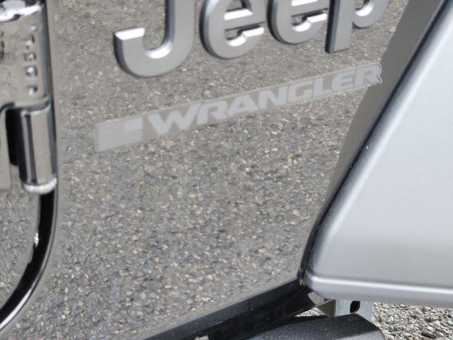Photo of 2025 Black Clearcoat Jeep Wrangler