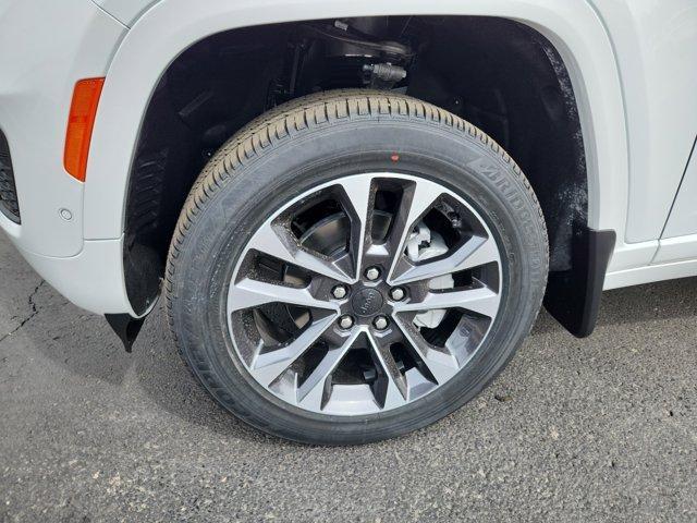 Photo of 2025 Bright White Clearcoat Jeep Grand Cherokee