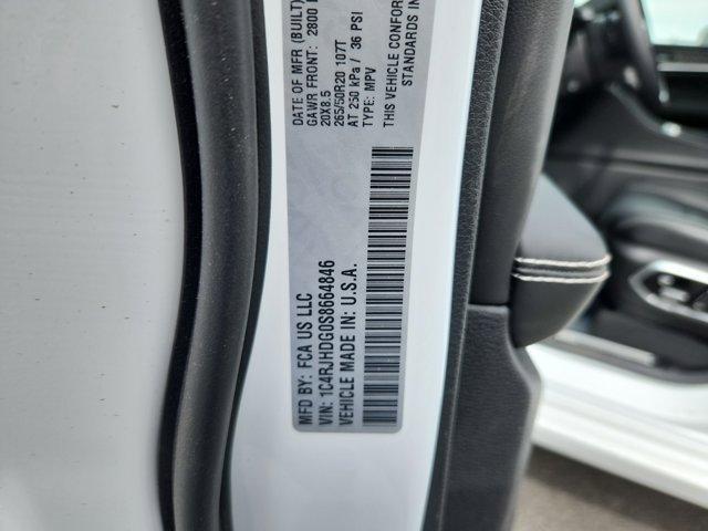 Photo of 2025 Bright White Clearcoat Jeep Grand Cherokee