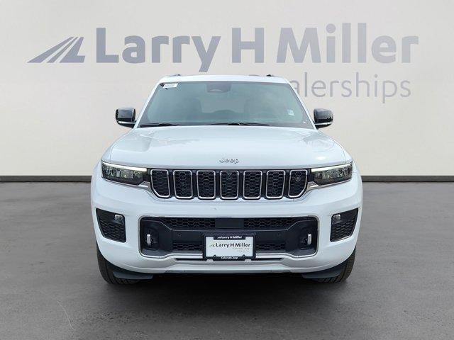Photo of 2025 Bright White Clearcoat Jeep Grand Cherokee