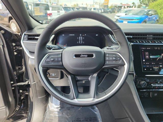 Photo of 2025 Diamond Black Jeep Grand Cherokee