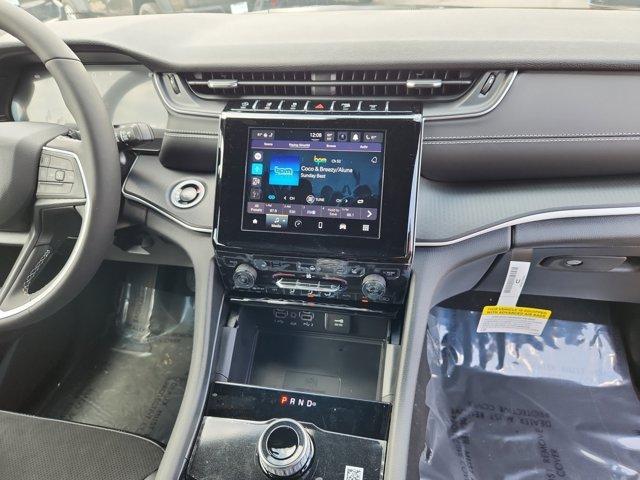 Photo of 2025 Diamond Black Jeep Grand Cherokee