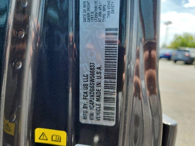 Photo of 2025 Granite Crystal Clearcoat Metallic Jeep Wrangler