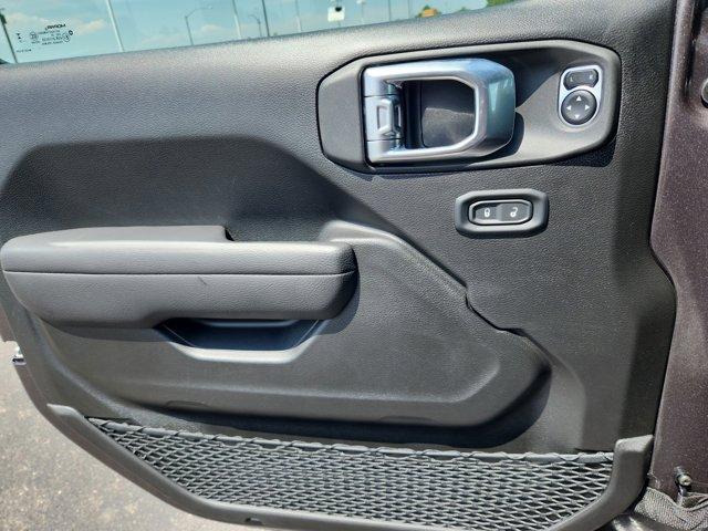 Photo of 2025 Granite Crystal Clearcoat Metallic Jeep Wrangler