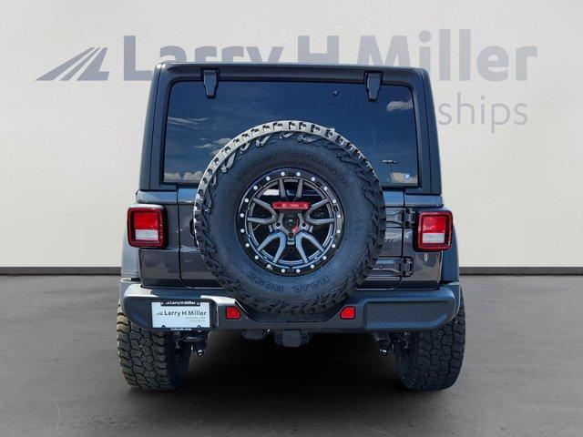 Photo of 2025 Granite Crystal Clearcoat Metallic Jeep Wrangler