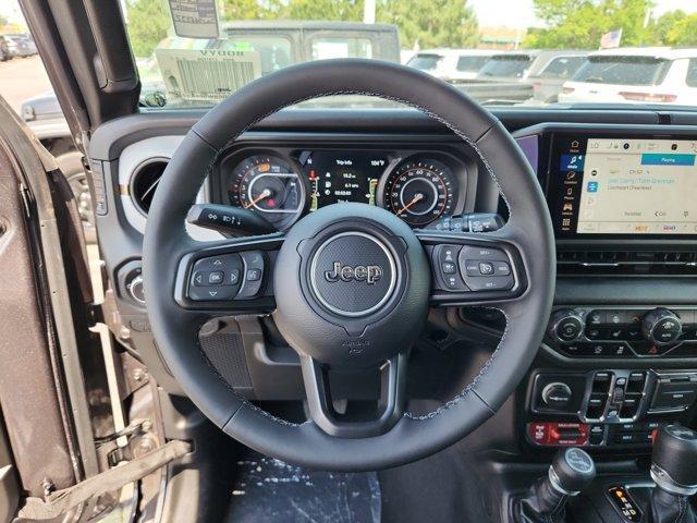Photo of 2025 Granite Crystal Clearcoat Metallic Jeep Wrangler