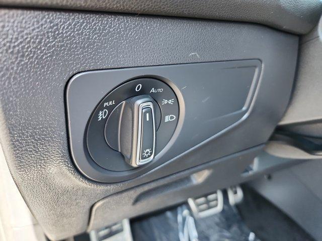 Photo of 2021 Deep Black Pearl Effect Volkswagen Tiguan