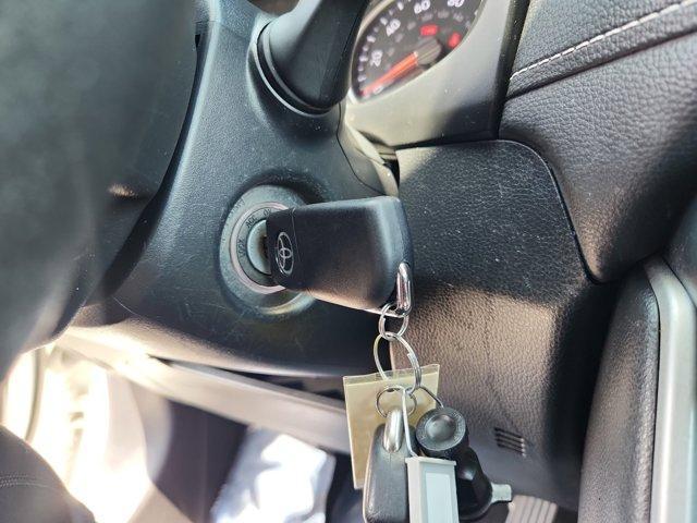 Photo of 2021 Super White Toyota RAV4