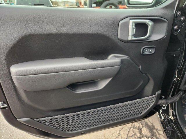 Photo of 2025 Black Clearcoat Jeep Gladiator