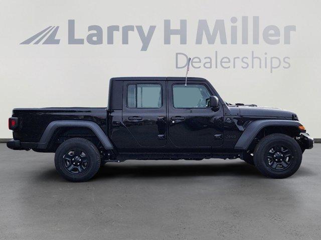 Photo of 2025 Black Clearcoat Jeep Gladiator
