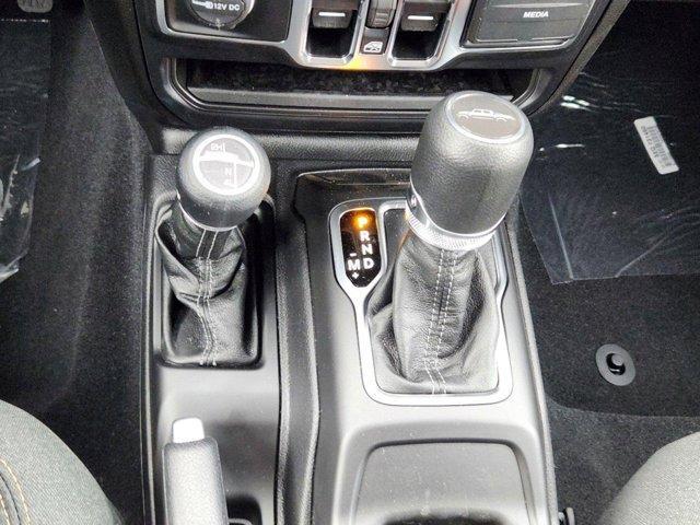 Photo of 2025 Black Clearcoat Jeep Gladiator