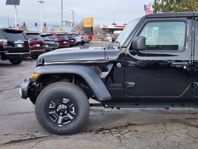 Photo of 2025 Black Clearcoat Jeep Gladiator