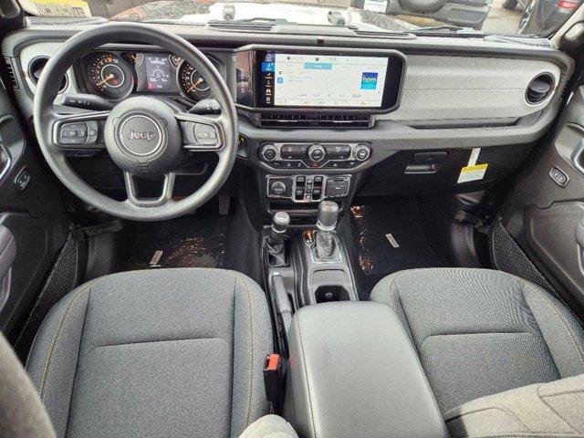 Photo of 2025 Black Clearcoat Jeep Gladiator