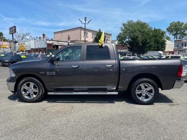 Photo of 2017 Granite Crystal Metallic Clearcoat RAM 1500