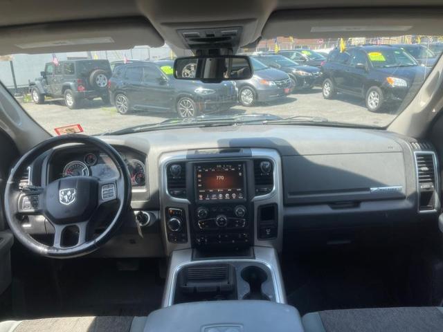Photo of 2017 Granite Crystal Metallic Clearcoat RAM 1500